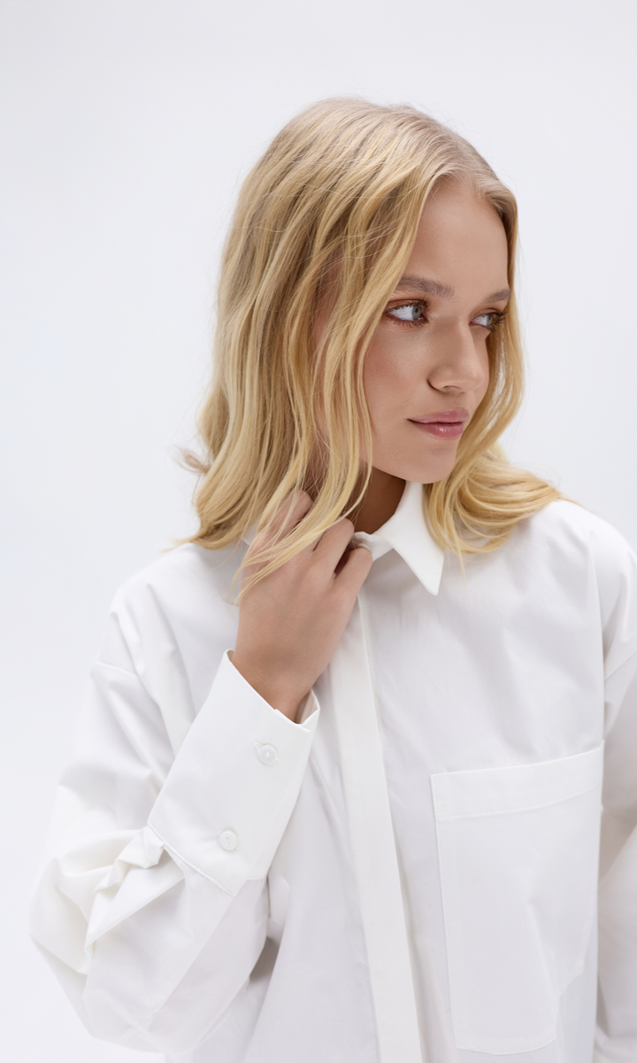 ELARA White Oversized Shirt, S-M