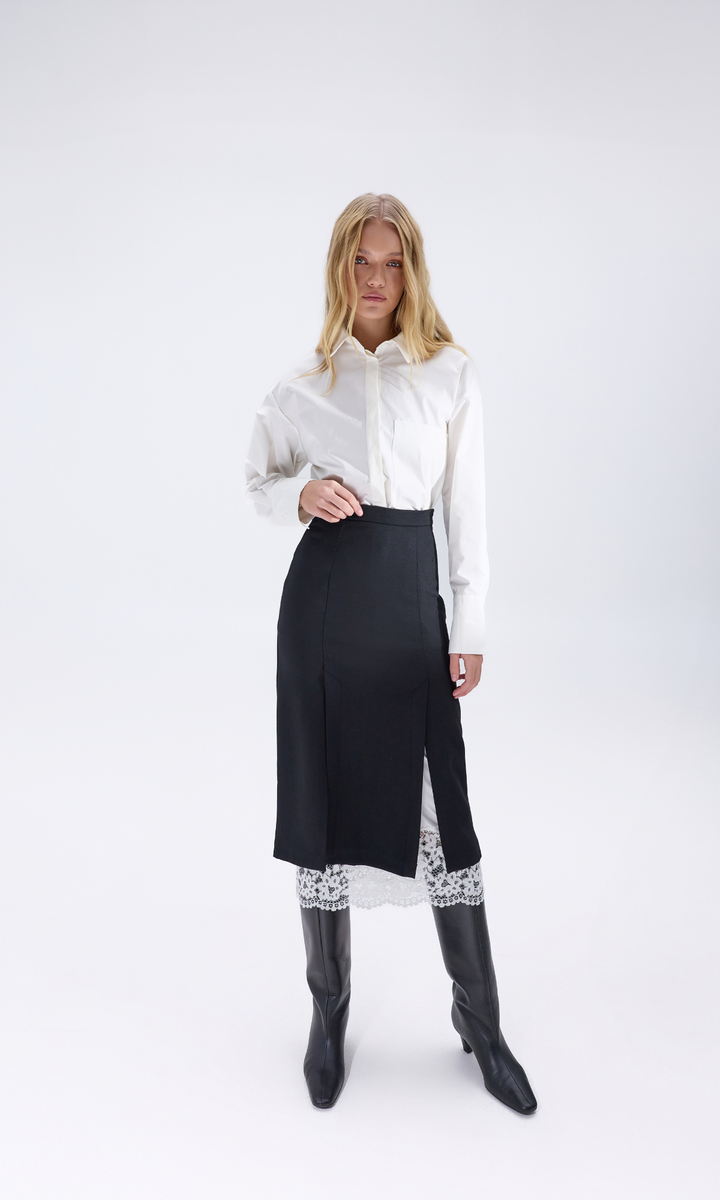 ELARA White Oversized Shirt, S-M