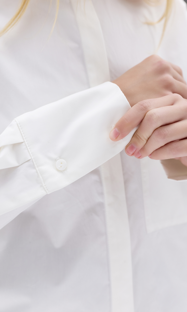 ELARA White Oversized Shirt, S-M